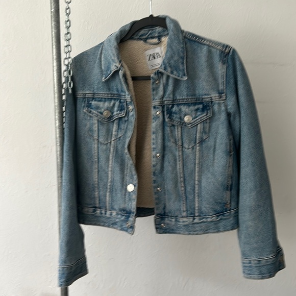 C Zara fleece lined Sherpa denim jacket cropped size xs EUC worn once af3 - Picture 3 of 11